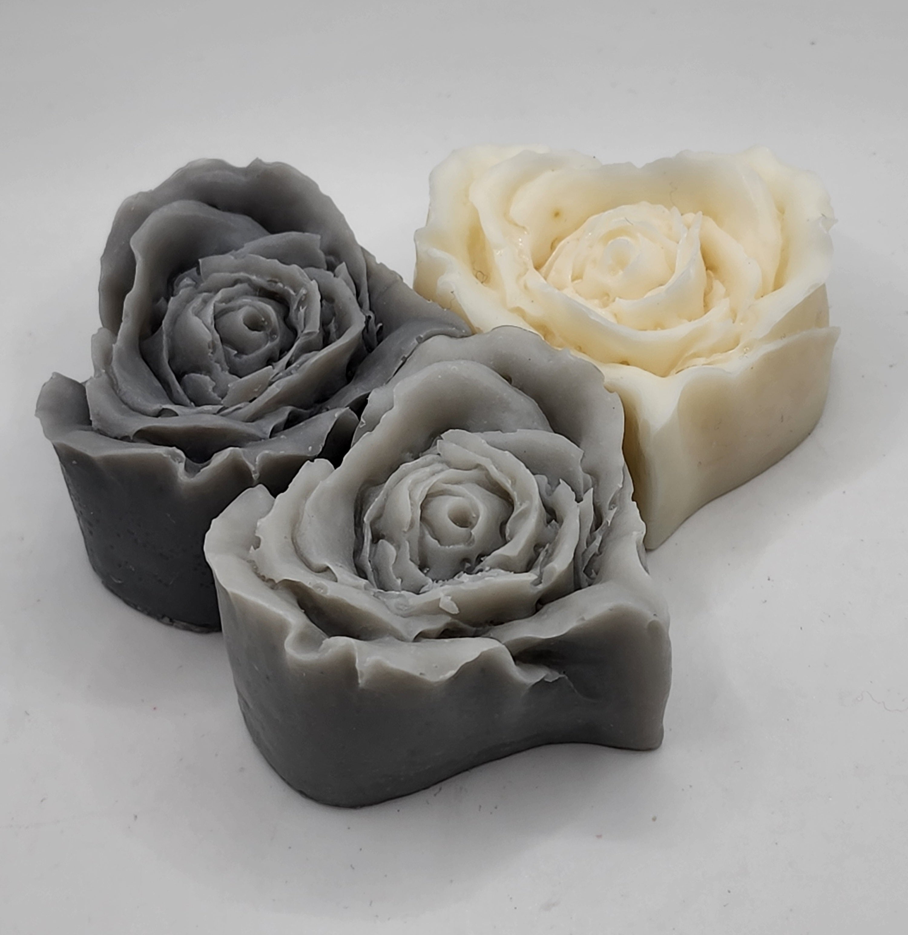 Hearts of Roses (3 pcs.)