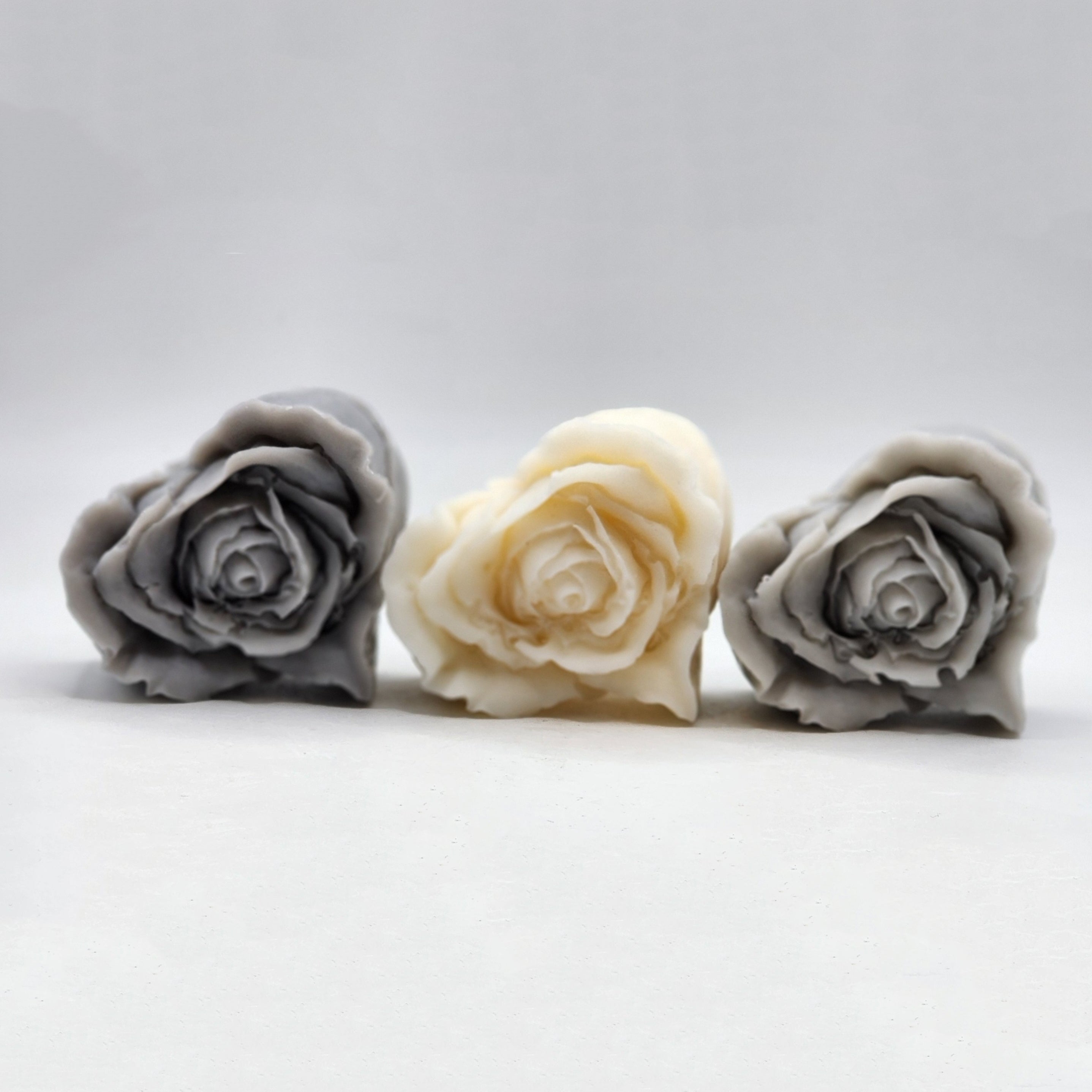 Hearts of Roses (3 pcs.)